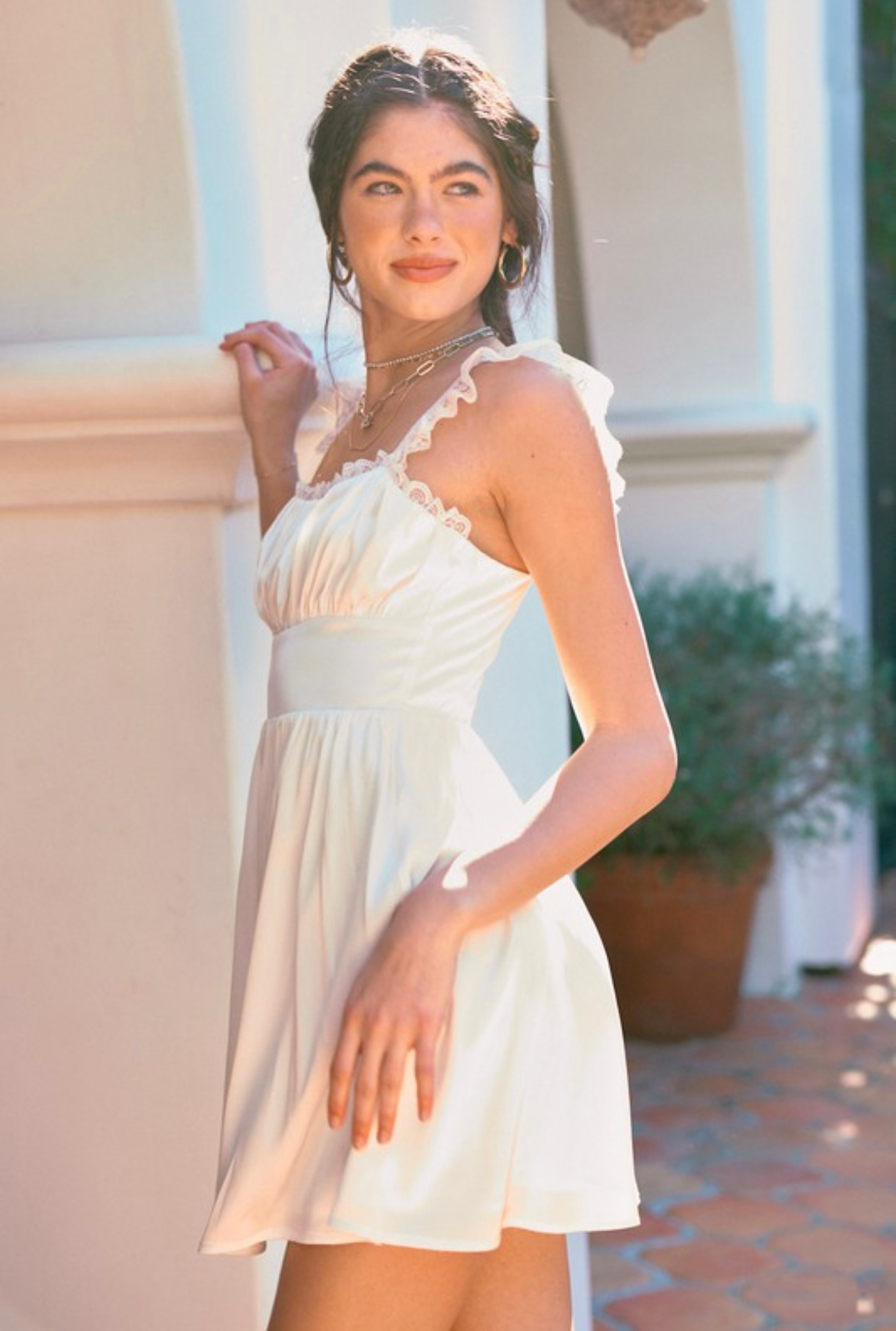 Vintage Era Lace Ruffle Hem Mini Dress - Off White L / Off White Vintage Era Lace Ruffle Hem Mini Dress - Off White L / Off White